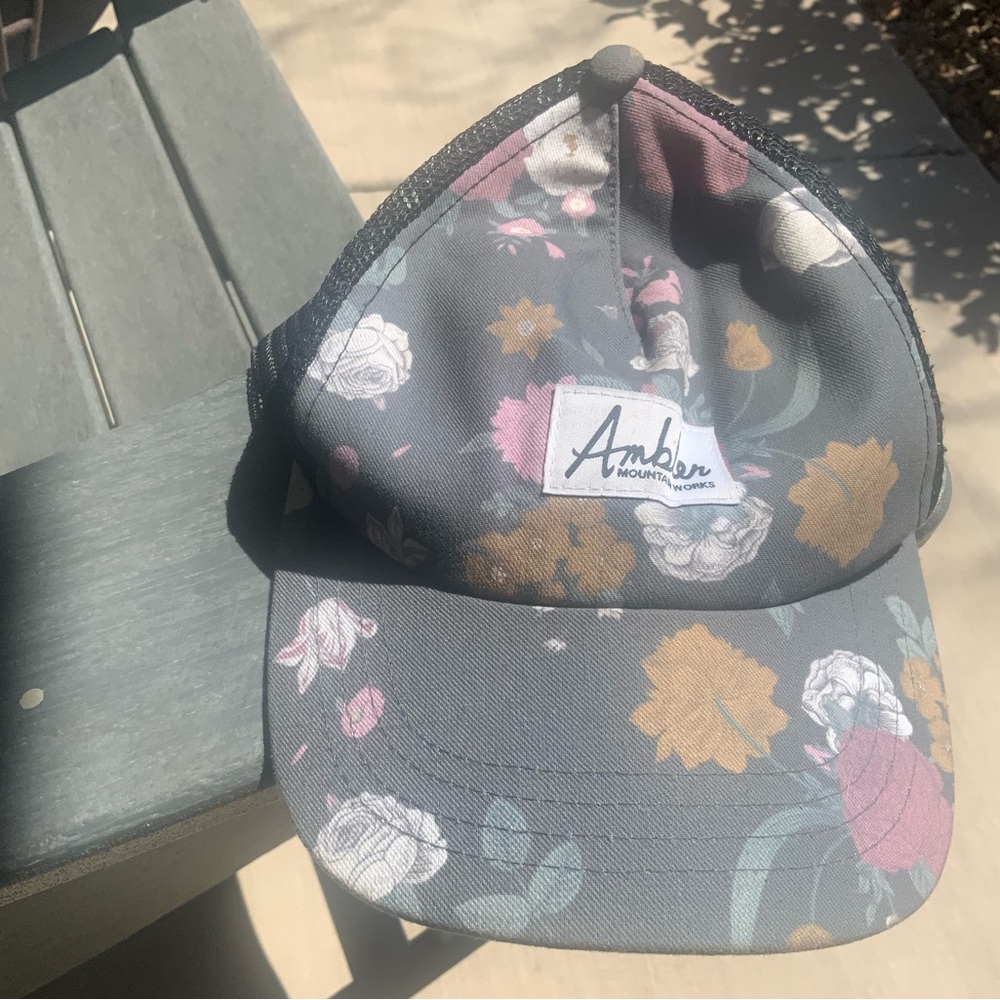 Ambler Cap-Gray and Pink
